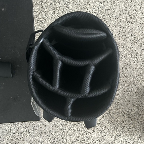 OGIO Black Golf Stand Bag with Durable Design - Picture 4 of 4